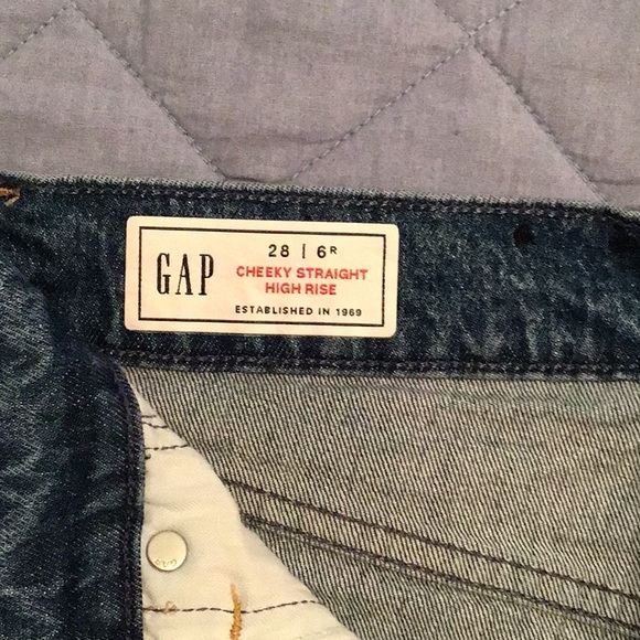 Gap Women’s cheeky straight high rise jeans - Picture 2 of 6